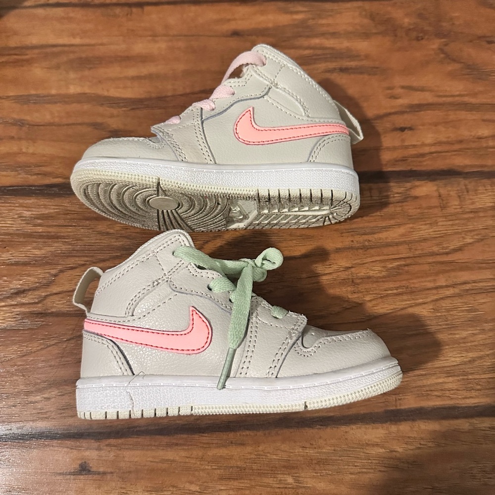Nike Kids high top Jordan Sneakers